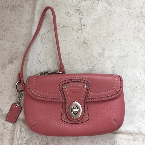 Coach Handbags - Coach Wristlet